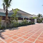 Villa Anthuria